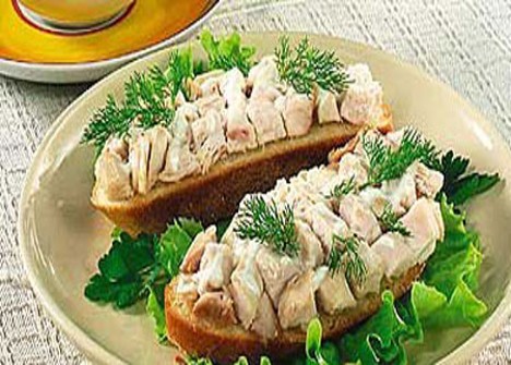 Бутерброд с курицей или дичью