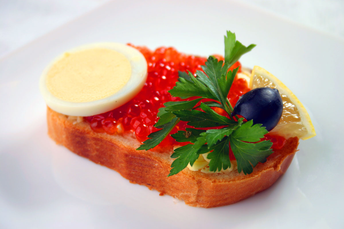 Бутерброды с икрой