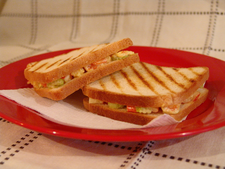 Сандвичи с фаршем из сардин и сыра